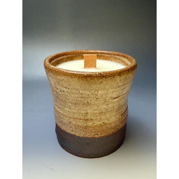Handcrafted Soda-Fired Santal Candle with Wooden Wick - Picture 2 of 6